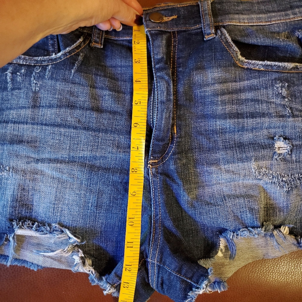 SP BLACK Distressed Cutoff shorts - Picture 9 of 10